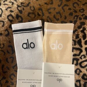 ALO Yoga Women’s Crew Socks – White & Beige Duo